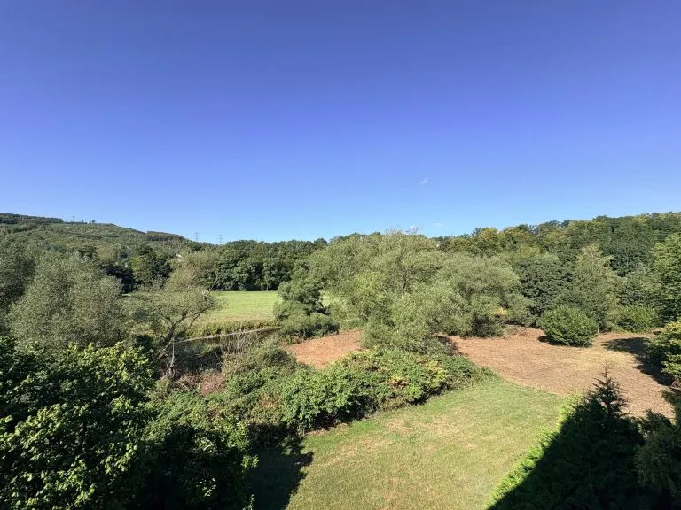Immobilienangebot - Brachbach - Alle - ***RESERVIERT***
Großzügige Etagenwohnung mit Wintergarten und Sieg-Blick!