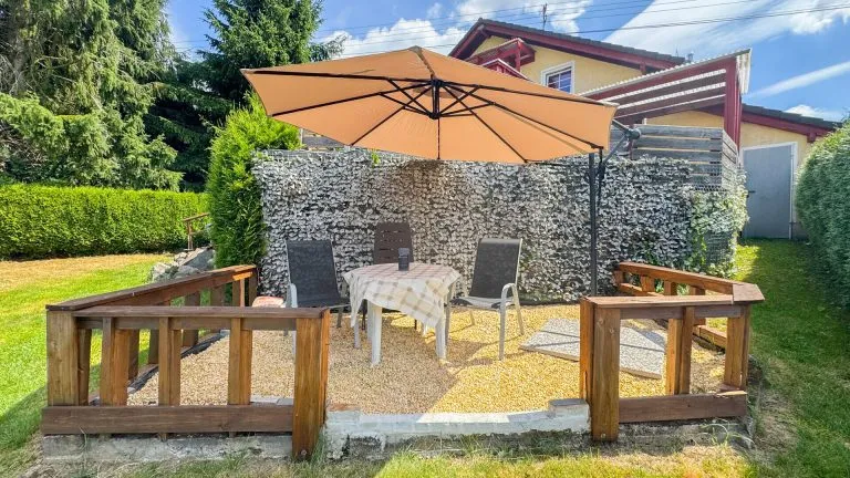 Immobilienangebot - Wallmerod - Alle - Stilvolles Einfamilienhaus mit ausgebautem Dachgeschoss, Garage & großem Garten in attraktiver Lage!