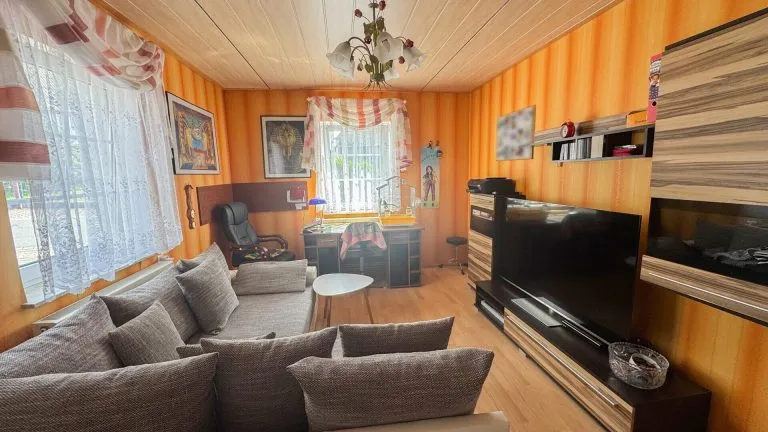 Immobilienangebot - Wallmerod - Alle - Stilvolles Einfamilienhaus mit ausgebautem Dachgeschoss, Garage & großem Garten in attraktiver Lage!