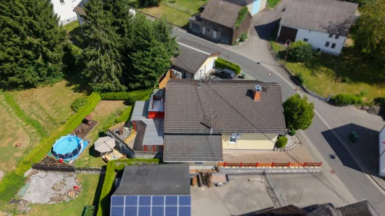 Immobilienangebot - Wallmerod - Alle - Stilvolles Einfamilienhaus mit ausgebautem Dachgeschoss, Garage & großem Garten in attraktiver Lage!