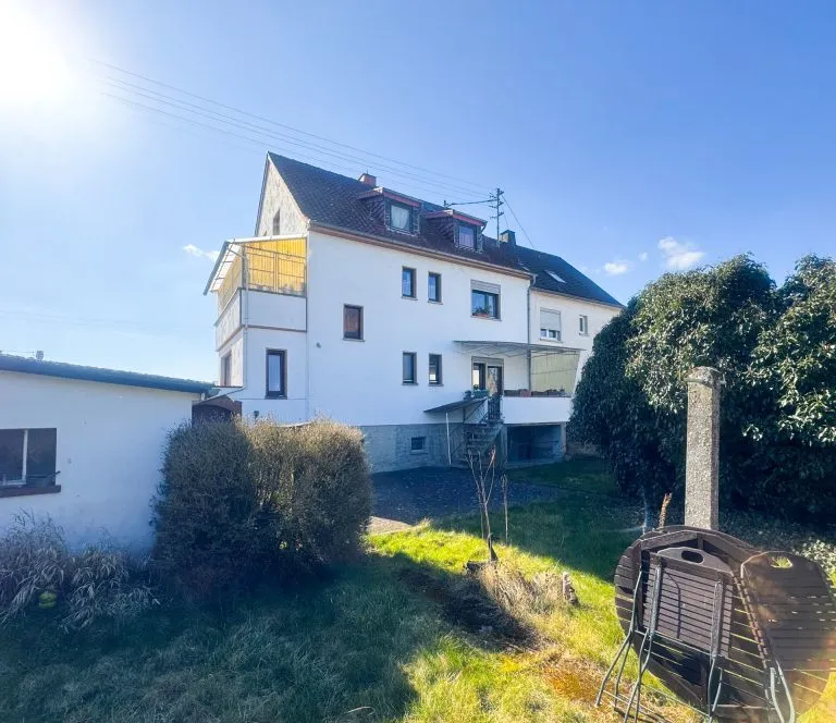 Immobilienangebot - Hadamar - Alle - *RESERVIERT* Solides Zweifamilienhaus mit Garten und Garage in Niederhadamar!