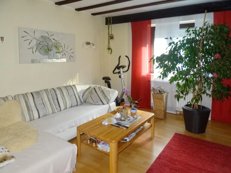 Immobilienangebot - Hadamar - Alle - *RESERVIERT* Solides Zweifamilienhaus mit Garten und Garage in Niederhadamar!