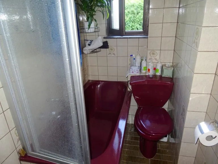 Immobilienangebot - Hadamar - Alle - *RESERVIERT* Solides Zweifamilienhaus mit Garten und Garage in Niederhadamar!