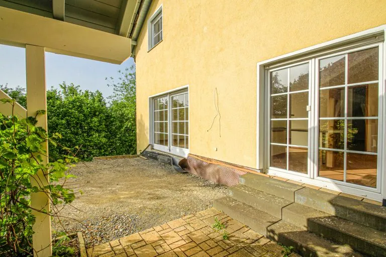 Immobilienangebot - Bürdenbach - Alle - Sofort bezugsfrei: Gepflegtes Einfamilienhaus mit ELW – nur 10 min. bis zur A3!