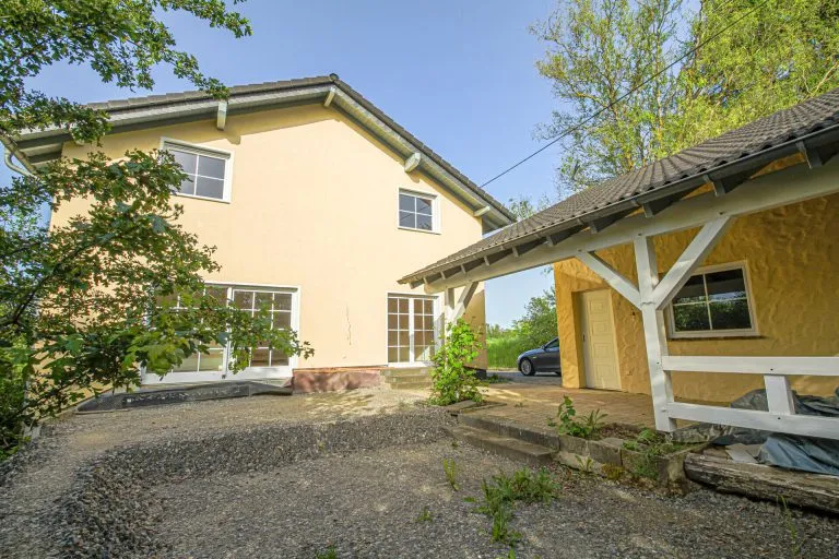 Immobilienangebot - Bürdenbach - Alle - Sofort bezugsfrei: Gepflegtes Einfamilienhaus mit ELW – nur 10 min. bis zur A3!