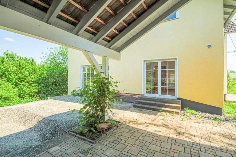 Immobilienangebot - Bürdenbach - Alle - Sofort bezugsfrei: Gepflegtes Einfamilienhaus mit ELW – nur 10 min. bis zur A3!