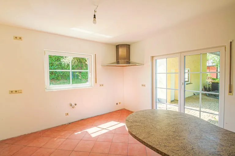 Immobilienangebot - Bürdenbach - Alle - Sofort bezugsfrei: Gepflegtes Einfamilienhaus mit ELW – nur 10 min. bis zur A3!