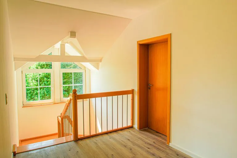 Immobilienangebot - Bürdenbach - Alle - Sofort bezugsfrei: Gepflegtes Einfamilienhaus mit ELW – nur 10 min. bis zur A3!