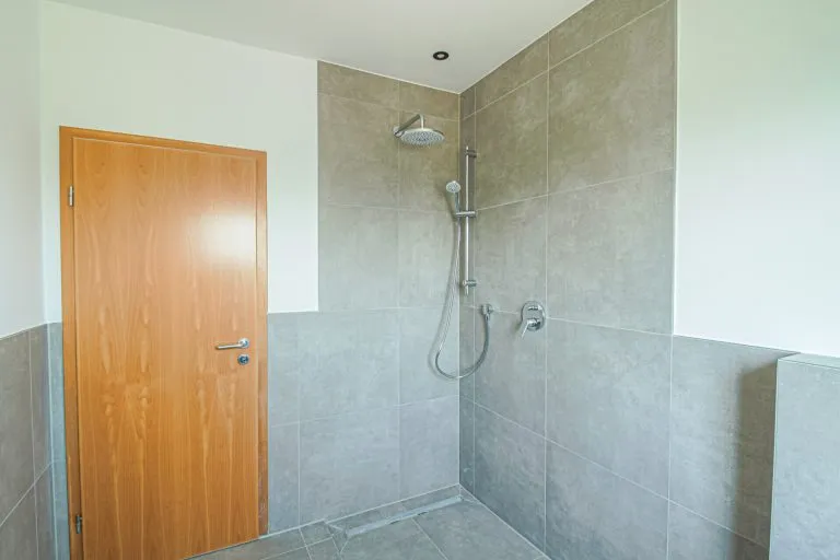 Immobilienangebot - Bürdenbach - Alle - Sofort bezugsfrei: Gepflegtes Einfamilienhaus mit ELW – nur 10 min. bis zur A3!