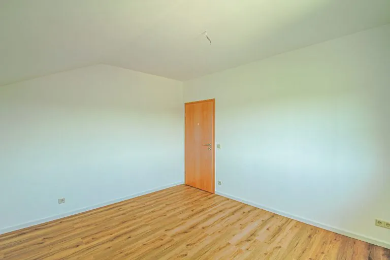 Immobilienangebot - Bürdenbach - Alle - Sofort bezugsfrei: Gepflegtes Einfamilienhaus mit ELW – nur 10 min. bis zur A3!