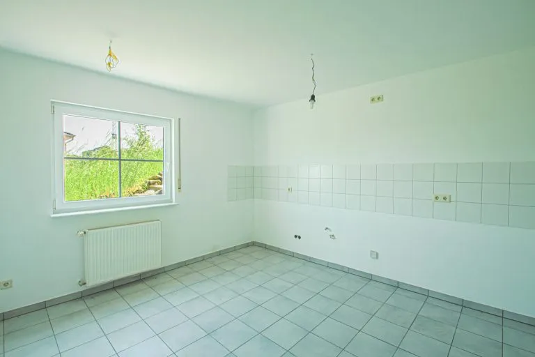 Immobilienangebot - Bürdenbach - Alle - Sofort bezugsfrei: Gepflegtes Einfamilienhaus mit ELW – nur 10 min. bis zur A3!