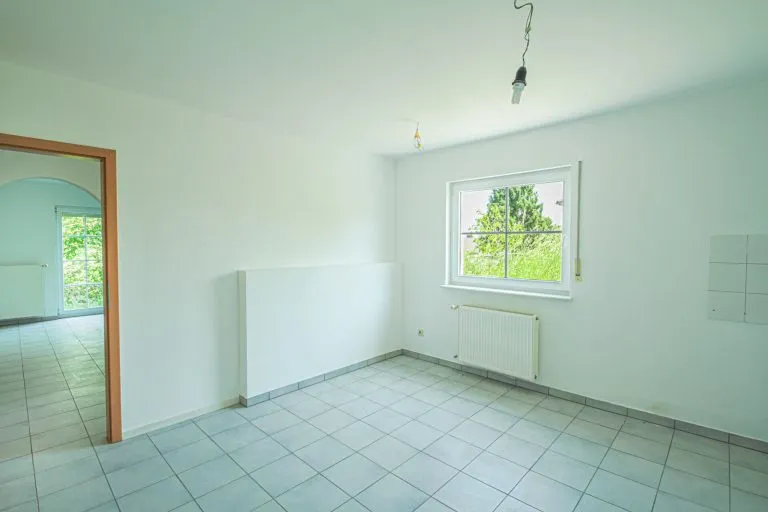 Immobilienangebot - Bürdenbach - Alle - Sofort bezugsfrei: Gepflegtes Einfamilienhaus mit ELW – nur 10 min. bis zur A3!