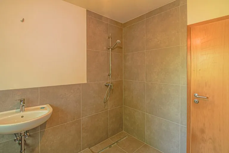 Immobilienangebot - Bürdenbach - Alle - Sofort bezugsfrei: Gepflegtes Einfamilienhaus mit ELW – nur 10 min. bis zur A3!