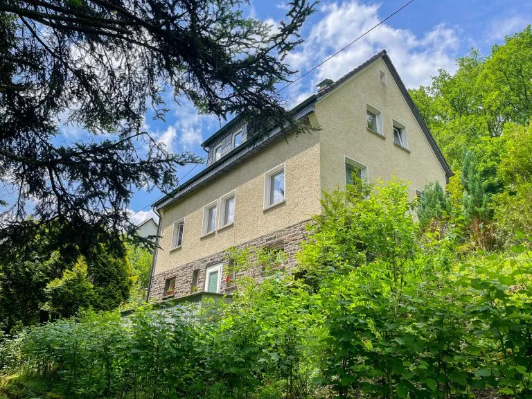 Immobilienangebot - Siegen / Trupbach - Alle - Sehr gepflegtes Einfamilienhaus mit Garten in Siegen-Trupbach!