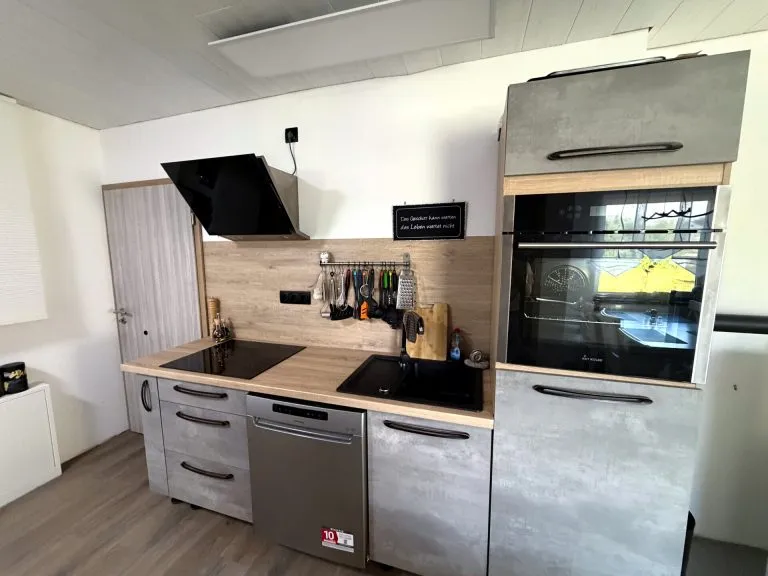 Immobilienangebot - Rennerod VG - Alle - Ein-/Zweifamilienhaus auf großem Grundstück mit Garage und Werkstatt!