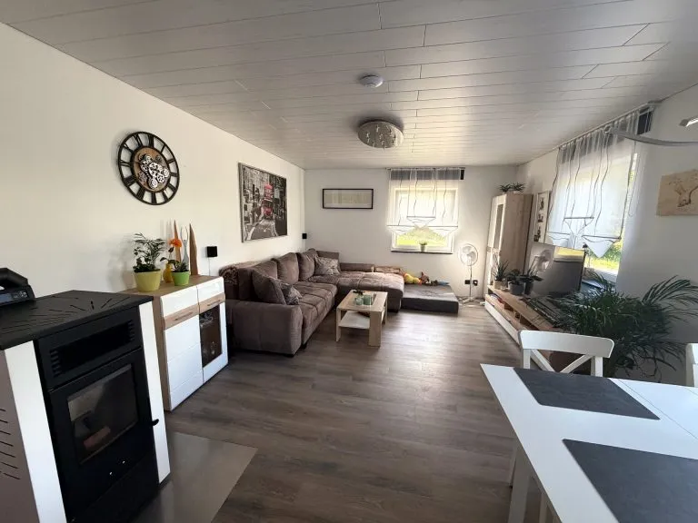 Immobilienangebot - Rennerod VG - Alle - Ein-/Zweifamilienhaus auf großem Grundstück mit Garage und Werkstatt!