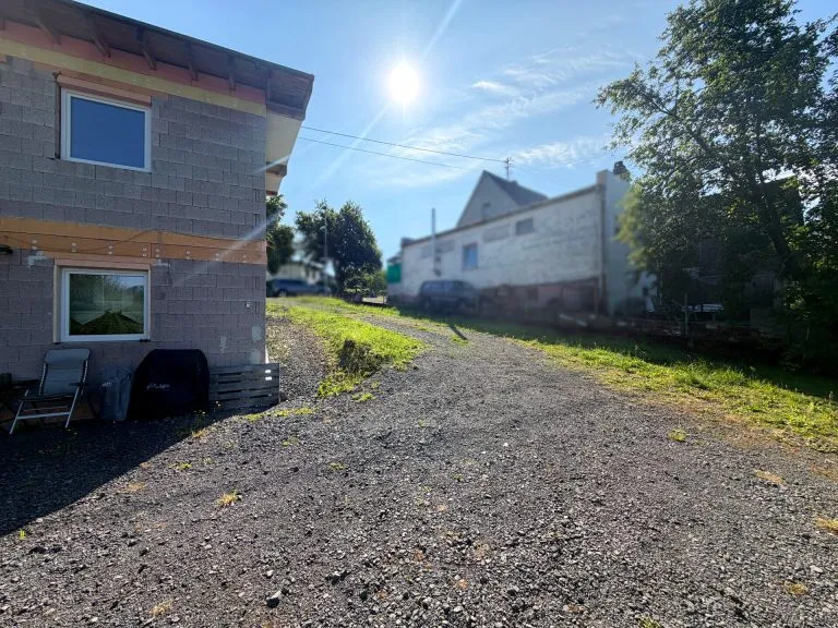 Immobilienangebot - Rennerod VG - Alle - Ein-/Zweifamilienhaus auf großem Grundstück mit Garage und Werkstatt!