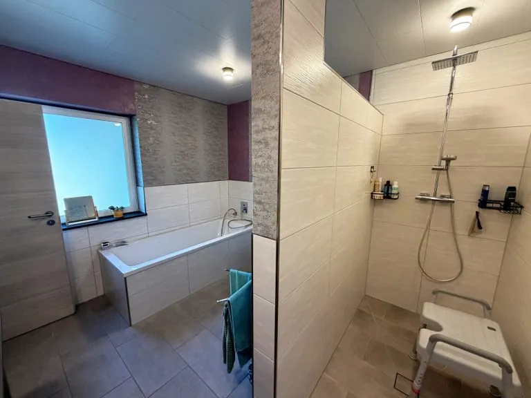 Immobilienangebot - Rennerod VG - Alle - Ein-/Zweifamilienhaus auf großem Grundstück mit Garage und Werkstatt!