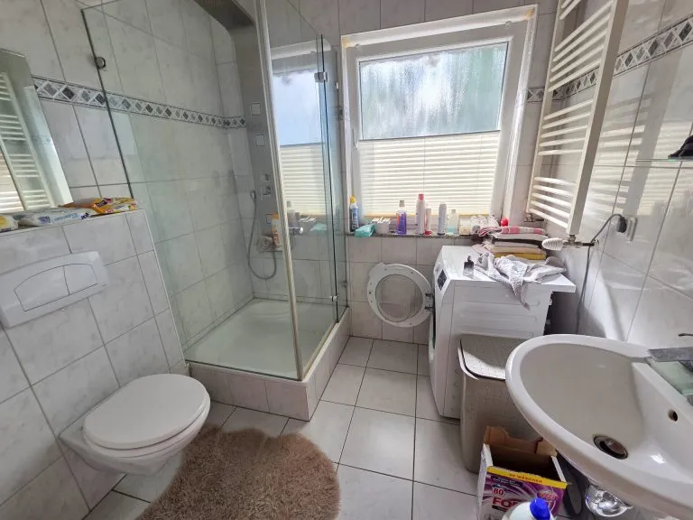 Immobilienangebot - Wölmersen - Alle - *RESERVIERT* Verklinkertes Einfamilienhaus mit Wintergarten, Garage und Garten in ruhiger Wohnlage!