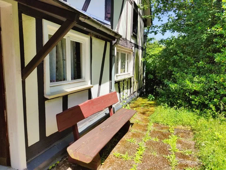 Immobilienangebot - Idelberg - Alle - Gemütliches Fachwerkhaus als Ferienhaus oder dauerhafter Wohnsitz in idyllisch gelegener Ortschaft!