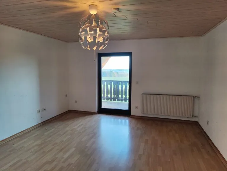 Immobilienangebot - Flammersfeld - Alle - ***Reduziert***Einfamilienhaus mit ELW, 2 Garagen und Fernblick zwischen Flammersfeld und Horhausen!