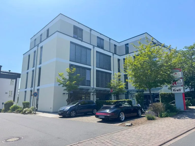 Immobilienangebot - Altenkirchen - Alle - Attraktive Gewerbeetage im Ärztehaus Altenkirchen - ideal für Praxis, Therapie oder Büro!