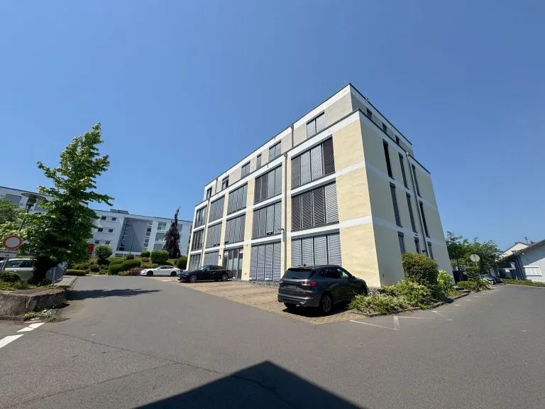 Immobilienangebot - Altenkirchen - Alle - Attraktive Gewerbeetage im Ärztehaus Altenkirchen - ideal für Praxis, Therapie oder Büro!