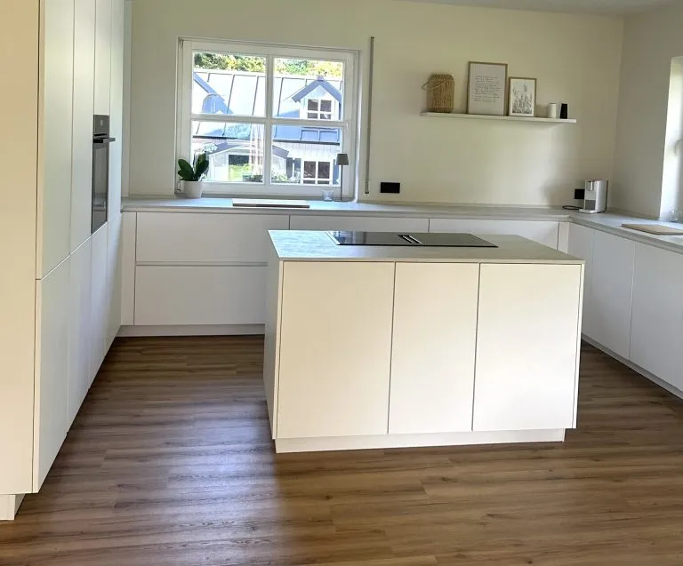Immobilienangebot - Windeck - Alle - Exklusives Einfamilienhaus auf großzügigem Grundstück mit Fernblick, Sauna & Pool!