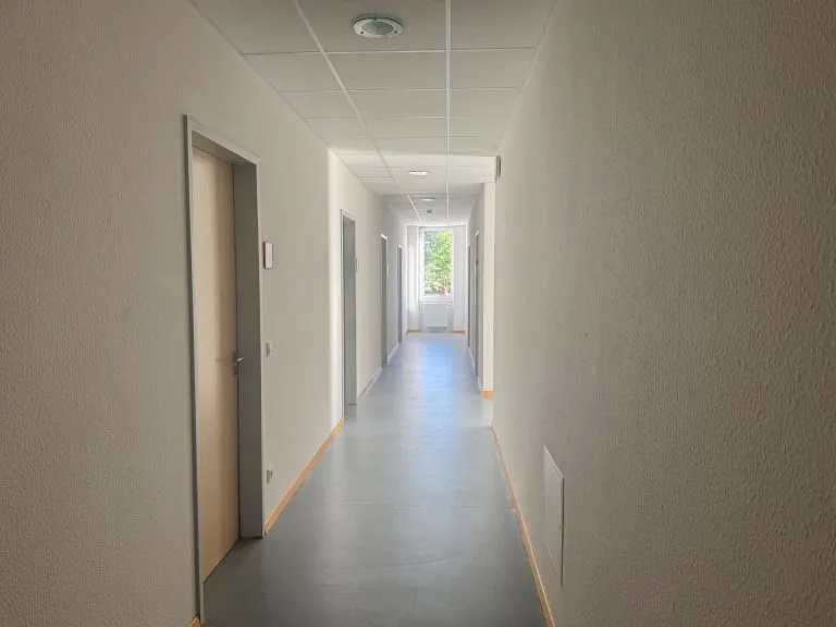 Immobilienangebot - Altenkirchen - Alle - Attraktive Etagenwohnung im Ärztehaus Altenkirchen mit 8 individuell nutzbare Apartments / Zimmer!