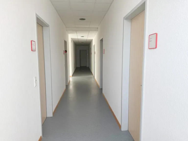 Immobilienangebot - Altenkirchen - Alle - Attraktive Etagenwohnung im Ärztehaus Altenkirchen mit 8 individuell nutzbare Apartments / Zimmer!