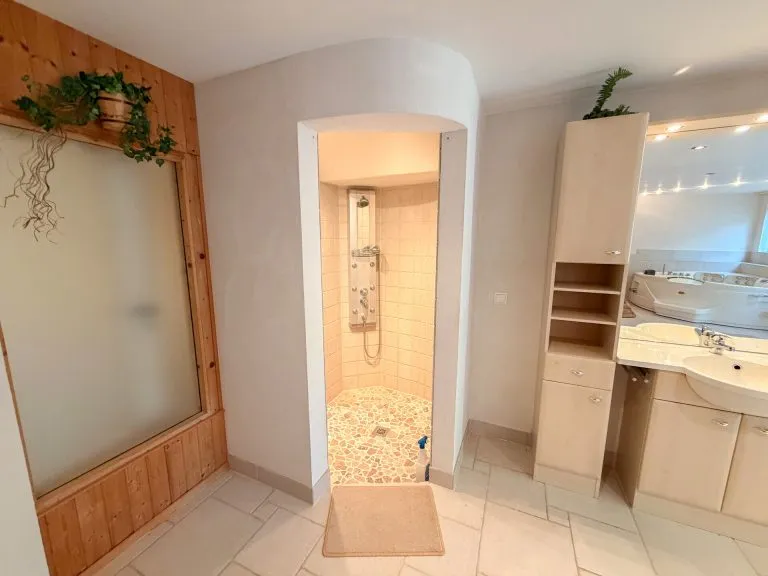 Immobilienangebot - Mündersbach - Alle - Barrierefreie Erdgeschosswohnung mit Sauna und großzügiger Terrasse nahe Hachenburg!