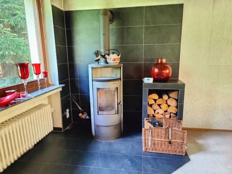 Immobilienangebot - Neitersen - Alle - Zweifamilienhaus mit angrenzendem Waldgrundstück in idyllischer Ortsrandlage!