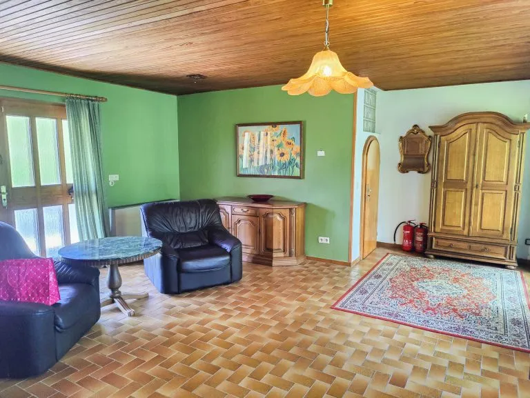 Immobilienangebot - Neitersen - Alle - Zweifamilienhaus mit angrenzendem Waldgrundstück in idyllischer Ortsrandlage!