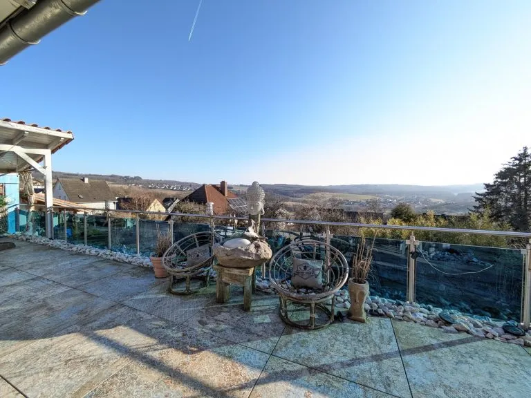 Immobilienangebot - Gebhardshain VG - Alle - Exklusives Wohnerlebnis: Traumhafte Eigentumswohnung mit Terrasse und herrlichem Weitblick!