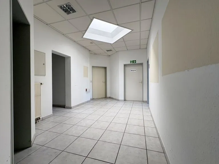 Immobilienangebot - Betzdorf - Alle - Flexibel nutzbare Büroteilfläche im 2. OG, 
mit Aufzug in guter Lage!