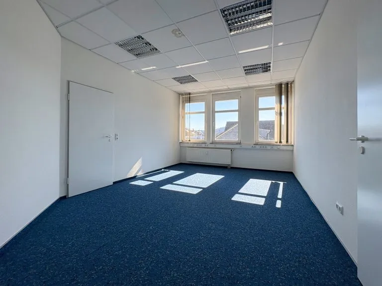 Immobilienangebot - Betzdorf - Alle - Flexibel nutzbare Büroteilfläche im 2. OG, 
mit Aufzug in guter Lage!