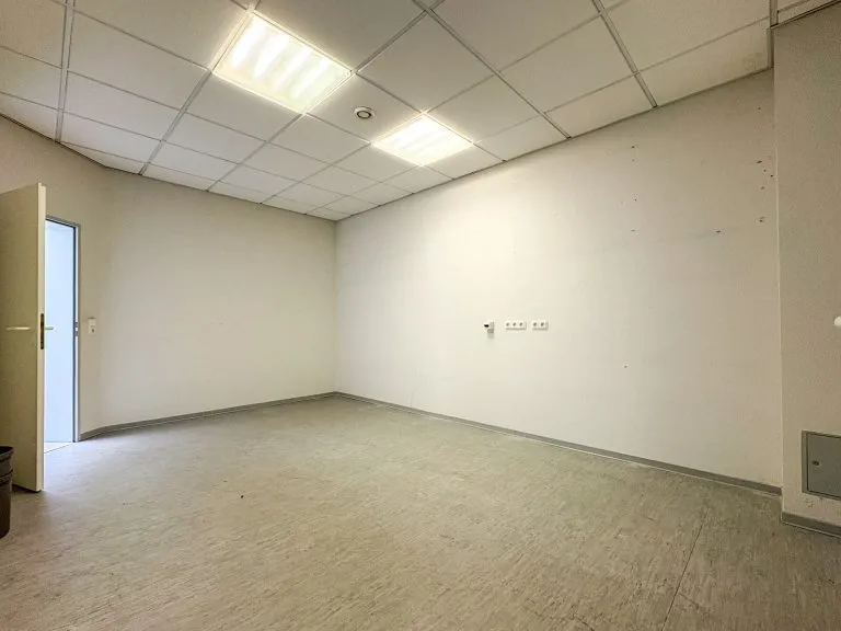 Immobilienangebot - Betzdorf - Alle - Flexibel nutzbare Büroteilfläche im 2. OG, 
mit Aufzug in guter Lage!