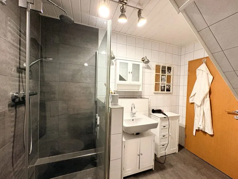Immobilienangebot - Hamm VG - Alle - **RESERVIERT** 
Wahres Liebhaberobjekt: Ehemalige Dorfschule mit viel Platz und Mieteinnahmen!