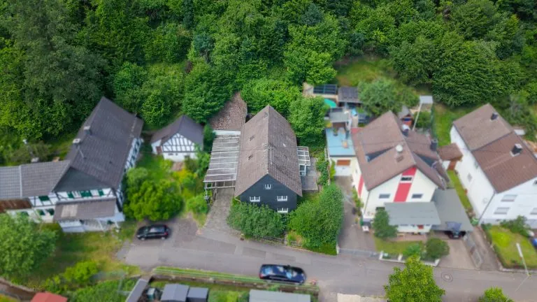 Immobilienangebot - Selbach - Alle - Platzwunder mit historischem Charme – Großzügiges Fachwerkhaus in familienfreundlicher Lage!