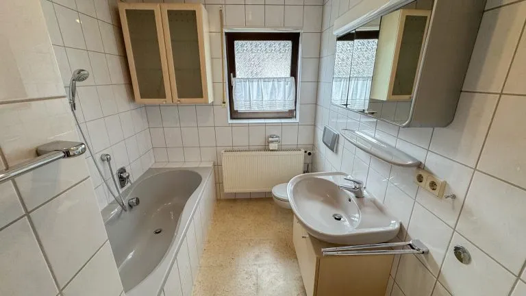 Immobilienangebot - Diez VG - Alle - Saniertes und freistehendes Wohnhaus mit großer Dachterrasse in ruhiger Wohnlage!