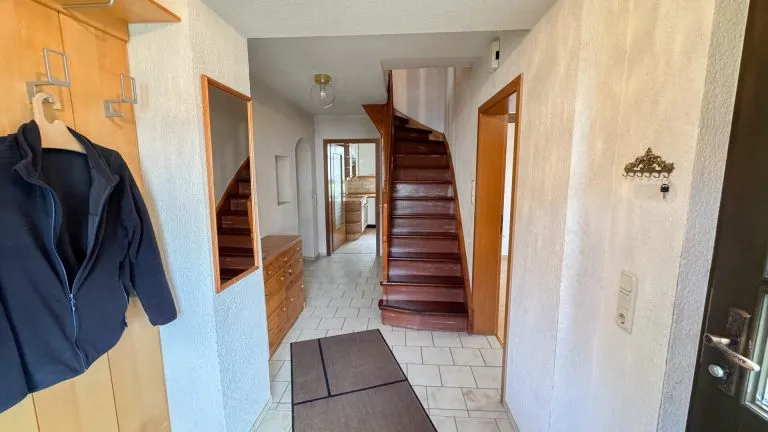 Immobilienangebot - Diez VG - Alle - Saniertes und freistehendes Wohnhaus mit großer Dachterrasse in ruhiger Wohnlage!