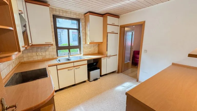 Immobilienangebot - Diez VG - Alle - Saniertes und freistehendes Wohnhaus mit großer Dachterrasse in ruhiger Wohnlage!