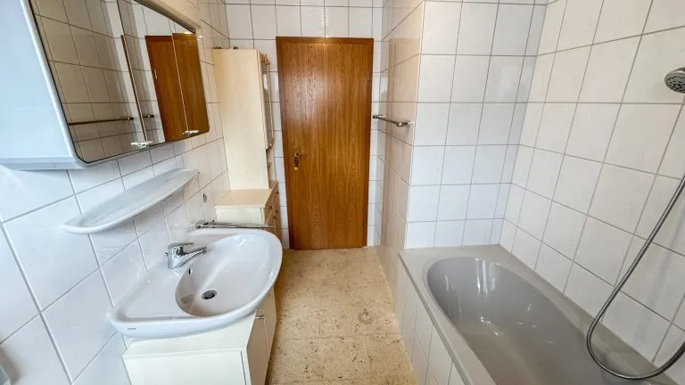 Immobilienangebot - Diez VG - Alle - Saniertes und freistehendes Wohnhaus mit großer Dachterrasse in ruhiger Wohnlage!