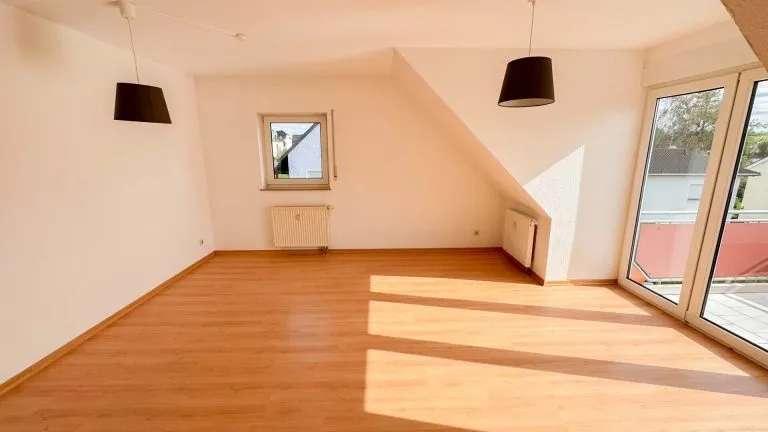 Immobilienangebot - Diez - Alle - Eigennutzung oder Kapitalanlage! Helle freistehende Eigentumswohnung mit Dachterrasse und Fernblick!