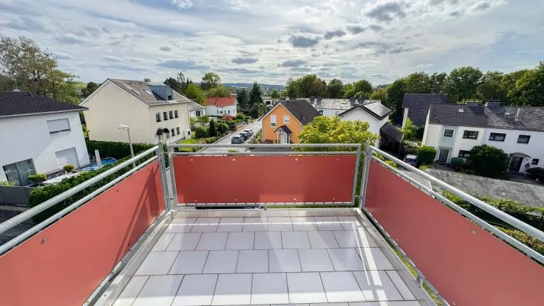 Immobilienangebot - Diez - Alle - Eigennutzung oder Kapitalanlage! Helle freistehende Eigentumswohnung mit Dachterrasse und Fernblick!