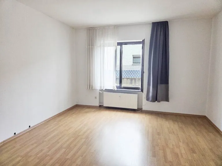 Immobilienangebot - Buchholz - Alle - Vielseitig nutzbar - Top-gepflegtes 5-Parteienhaus mit angrenzender Halle von 775 m² in Buchholz!