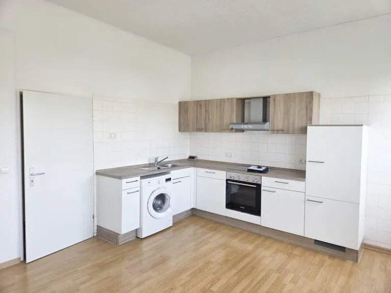 Immobilienangebot - Buchholz - Alle - Vielseitig nutzbar - Top-gepflegtes 5-Parteienhaus mit angrenzender Halle von 775 m² in Buchholz!