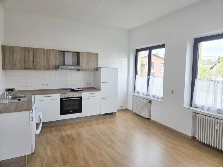 Immobilienangebot - Buchholz - Alle - Vielseitig nutzbar - Top-gepflegtes 5-Parteienhaus mit angrenzender Halle von 775 m² in Buchholz!