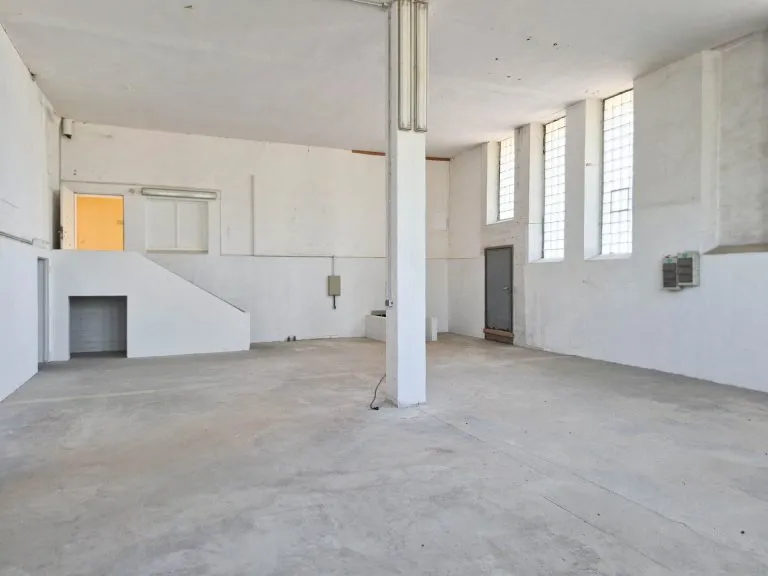 Immobilienangebot - Buchholz - Alle - Vielseitig nutzbar - Top-gepflegtes 5-Parteienhaus mit angrenzender Halle von 775 m² in Buchholz!