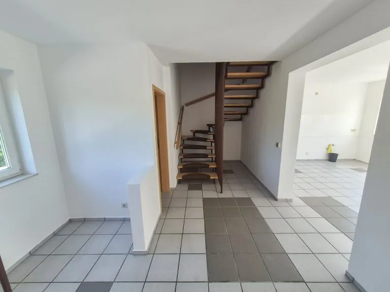 Immobilienangebot - Döttesfeld - Alle - Gepflegtes Reihenmittelhaus mit cleverem Eigentumskonzept und Garage - nähe Puderbach!